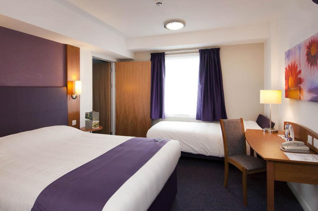 Premier Inn Birmingham City - Waterloo St 客房 照片